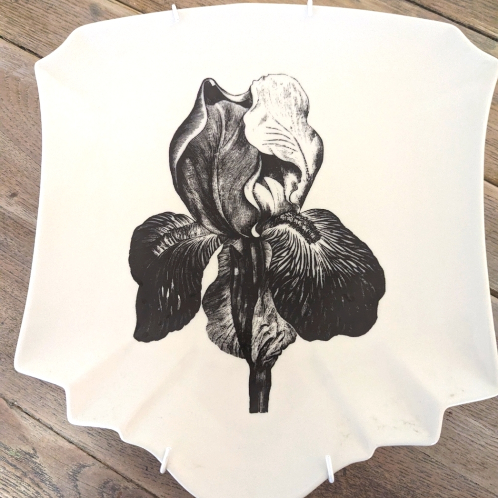 Creative Co-Op Decorative Iris Plate